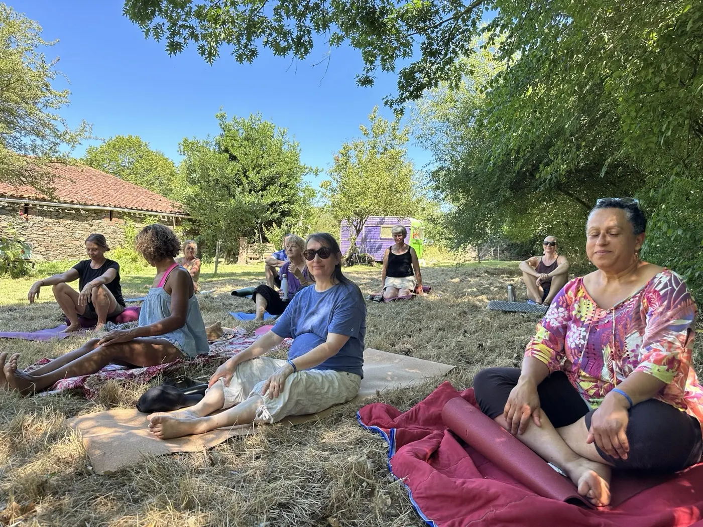 Méditation collective de pleine conscience en plein air aux Feux de l'Été — Médit'A, Vendée