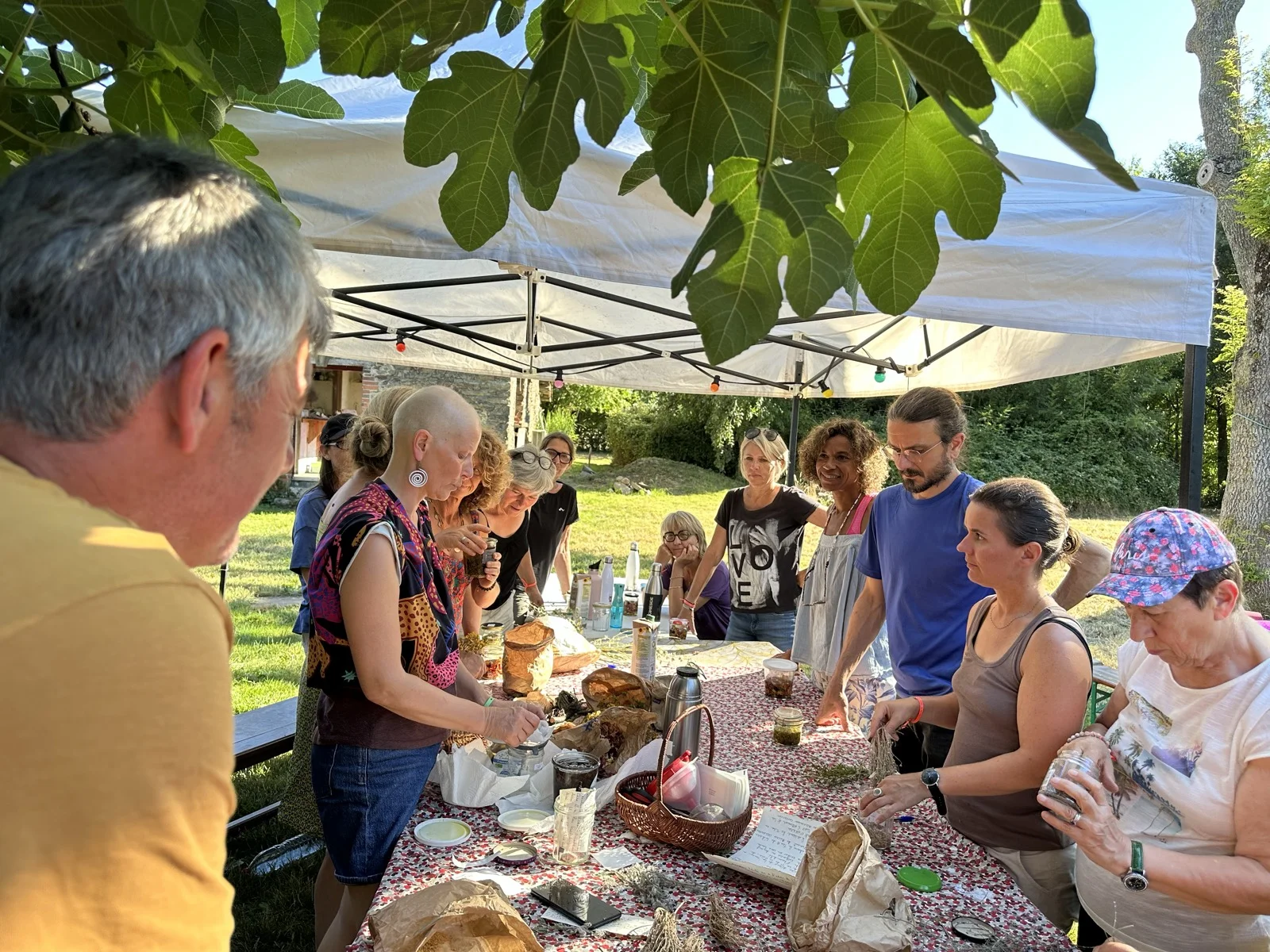 Moment convivial du pique-nique partagé aux Feux de l'Été — week-end Médit'A en Vendée